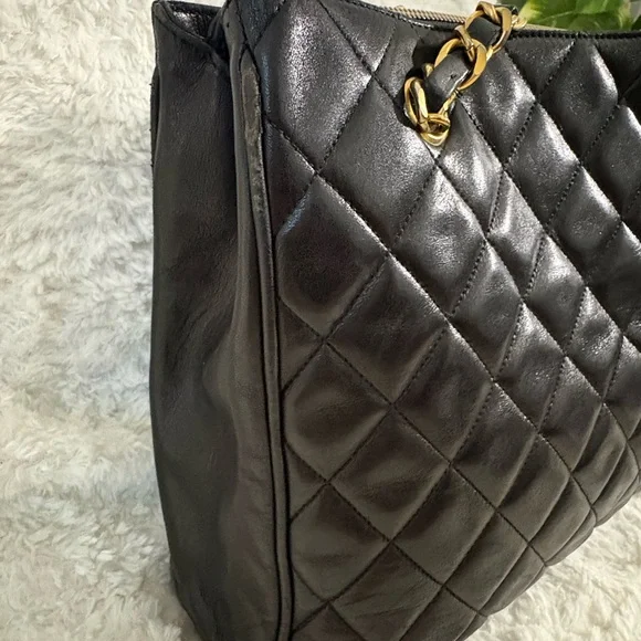 Chanel Black Quilted Leather Shoulder Bag - Picture 16 of 16